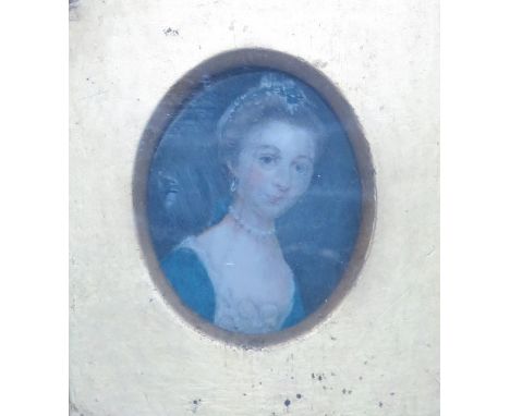 MINIATURE OVAL PORTRAIT WITHIN GILT FRAME 
