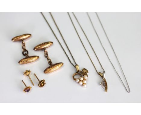 A collection of jewellery, to include; a 9ct yellow and white gold CZ set pendant and a 9ct white gold chain, along with a 9c