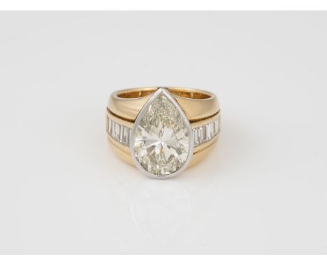 RING 'GEORG HORNEMANN' - 7.00 CT. Deutsch, Düsseldorf, 20./21. Jh. Gelbgold, Weißgold. Ringmaß ca. 55,5, Ges.-Gew. ca. 22,07 