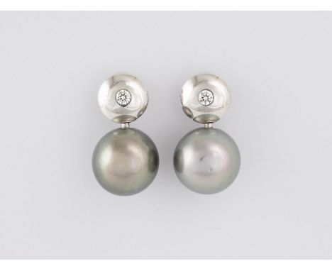 PAAR OHRSTECKER Weißgold. Ges.-L. 2,8 cm. Geprüft 18 K. Variabel tragbar, Brillantstecker mit Perle, diese mit Stecker für Ba