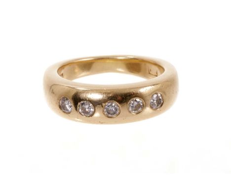 Heavy 18ct gold and diamond five stone gypsy ring with five brilliant cut diamonds estimated to weigh approximately 0.50cts i