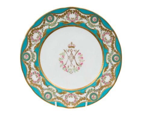 H.M. Queen Victoria and H.R.H. Prince Albert The Prince Consort, fine Mintons Royal dinner plate with central crowned VA cyph