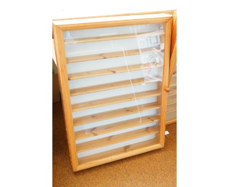 Large model display case 85 x 60 cm 