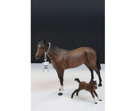 Beswick ceramic Horse and a Foal, both with Matt finish, Horse stands approx 20cm