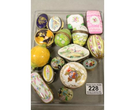 Mixed collection of Trinket boxes to include; Limoges, Bilston &amp; Battersea Enamel, Halcyon Days, Cliosonne etc approx 15 