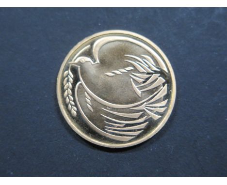 A 22ct gold 1995 Peace dove £2 coin, weight approx 16 grams