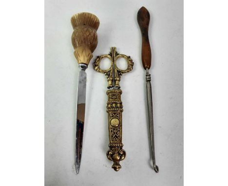 PEN KNIFE WITH SILVER BLADE, AND OTHER SILVER AND SILVER PLATED ITEMS including a button hook, propelling pencil and teaspoon