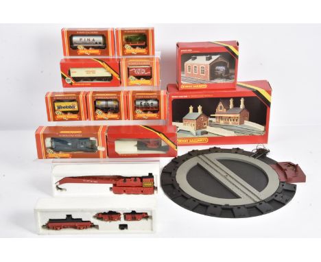 Hornby Margate Diesel Shunter Goods Wagons and Trackside Accessories and Buildings, boxed examples R780 BR Class 08 Shunter, 