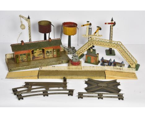 Hornby 0 Gauge Scenic Accessories and Clockwork Track, boxed items including an early single lamp standard with glass globe, 