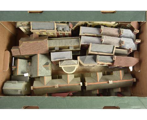 OO/HO Gauge Trackside Buildings and Accessories a collection of card and plastic kit built trackside buildings (40+), Keilkra