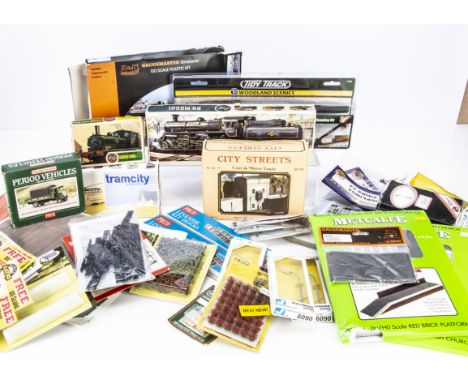 OO/HO Gauge Trackside Buildings  Accessories and Kit Models, all boxed or packaged, includes Gaugemaster GM480 Teignmouth Sta