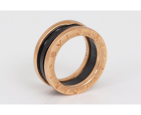 2-Band-Ring mit zwei Spiralen aus 18 Karat Roségold und einer Spirale aus schwarzer Keramik, innen gestempelt MVXKLL, Ringgrö