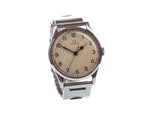 GENTLEMAN'S OMEGA STAINLESS STEEL MANUAL WIND WRIST WATCH, 1930s, signed Omega movement, the round white dial with Arabic num