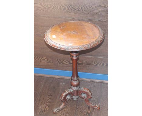 MAHOGANY OCCASIONAL TABLE ON TRIPOD SUPPORTS