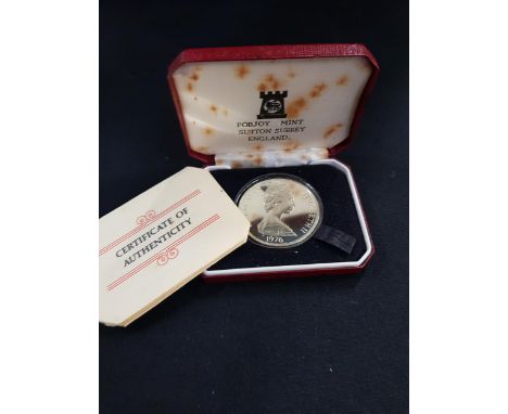 STERLING SILVER WASHINGTON CROWN TO COMMEMORATE THE VISIT OF HM QUEEN ELIZABETH II TO THE USA TO HONOUR BICENTENERY YEAR 1976
