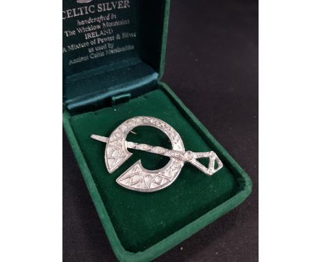 MIXED PEWTER &amp; SILVER CELTIC BROOCH