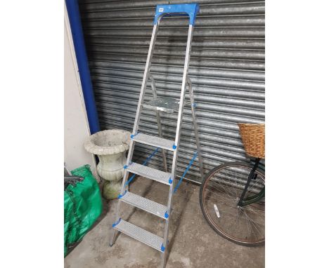 STEP LADDERS 