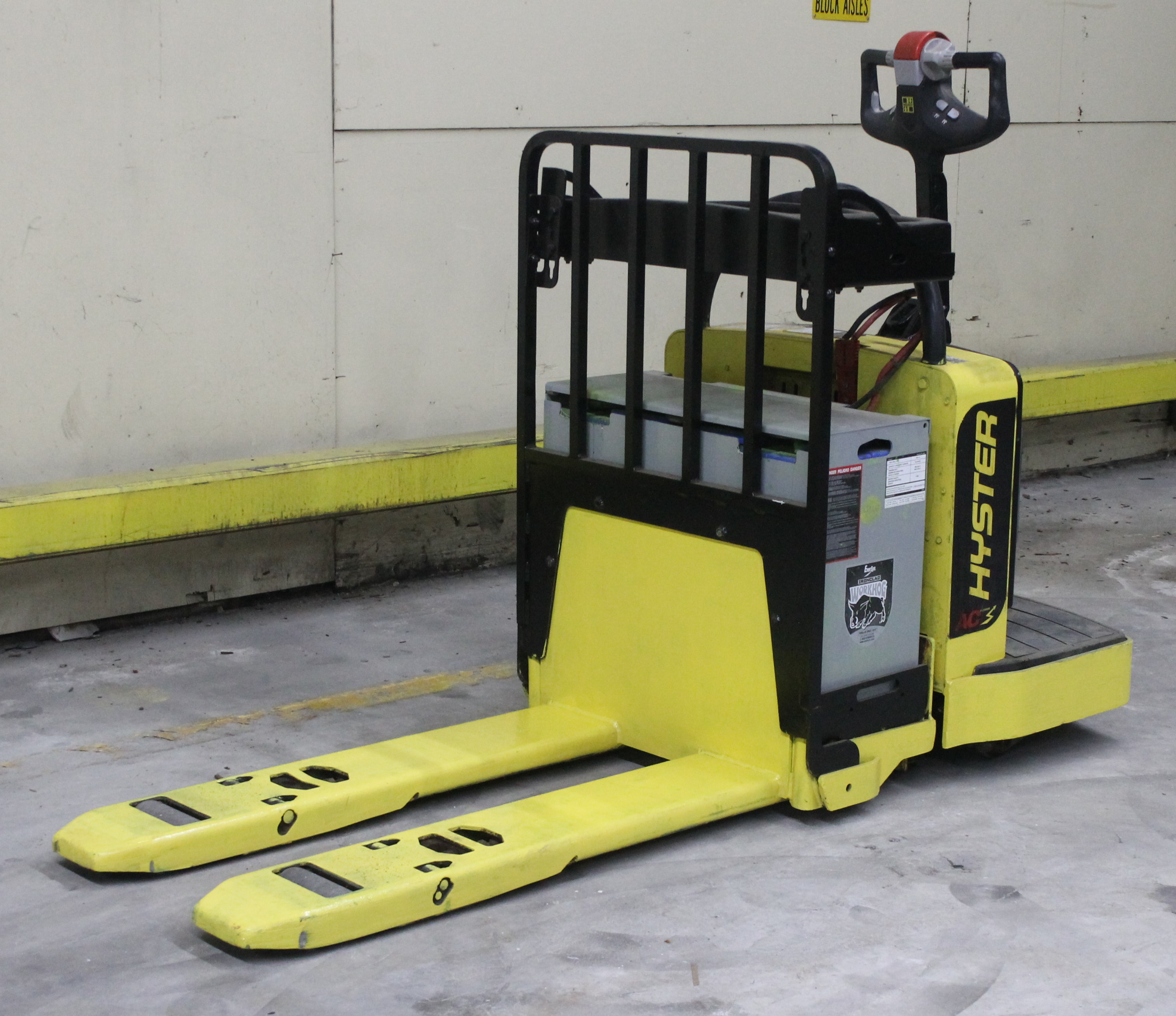 2012 HYSTER 8000 LBS CAPACITY ELECTRIC PALLET JACK MODEL: B80ZHD