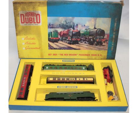 Hornby Dublo - a diesel locomotive, three tinplate carriages and later tank engine in associated Hornby Dublo box 