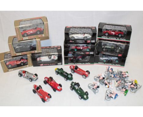 A selection of Brumm mint and boxed diecast racing cars together with various similar Brumm unboxed racing cars 