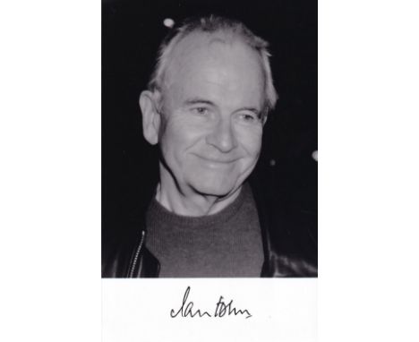 Ian Holm, Late Great Actor Lord of the Rings, 6x4 Signed Photo. Good condition. All autographs come with a Certificate of Aut