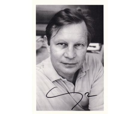 Michael York, Logans Run Actor -m 6x4 Signed Photo. Good condition. All autographs come with a Certificate of Authenticity. W