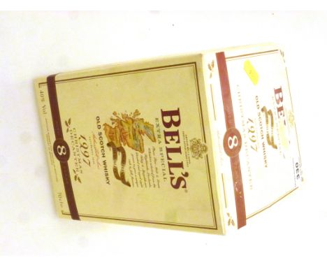 BOXED BELL'S EXTRA SPECIAL OLD SCOTCH WHISKY 1997 CHRISTMAS DECANTER