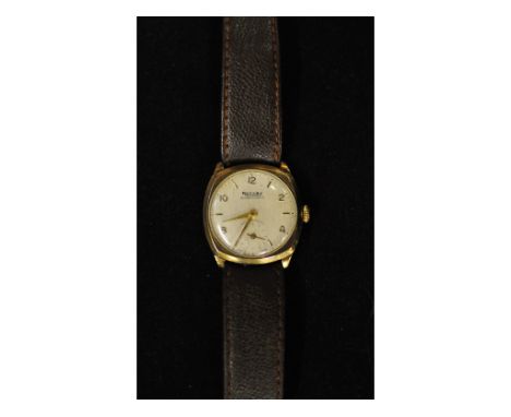 A gentleman's 9ct gold Rotary Super-Sport wristwatch, and a Conway Stewart Dinkie pen (a.f.) (2)