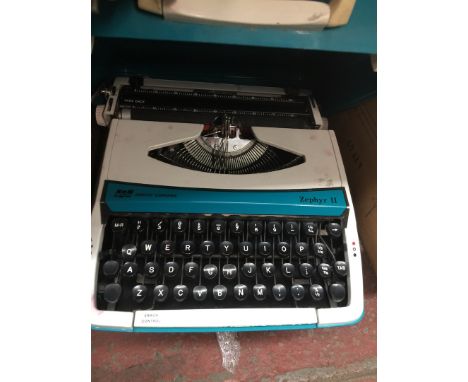 Smith Corona Zephyr  II vintage typewriter 