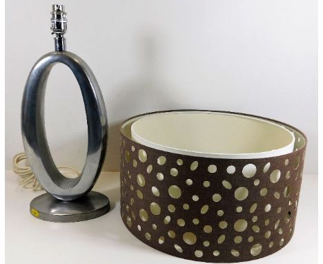 An alloy retro table lamp with shade, base height 17.5in