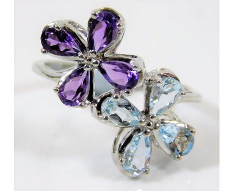 A 9ct white gold ring set with amethyst &amp; topaz 2.7g size O