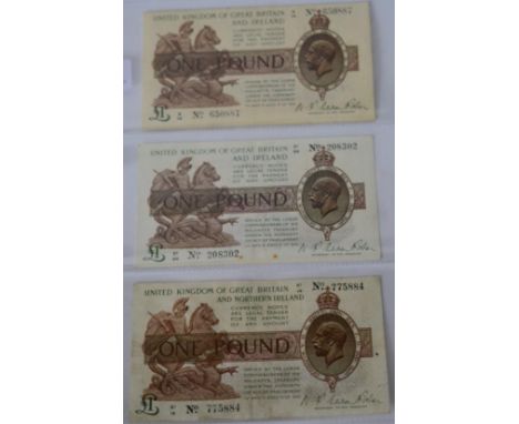 3 x £1 Treasury Notes: Warren Fisher first issue (Sept 1919), R/14, very faint vertical centre fold & tiny edge imperfection 