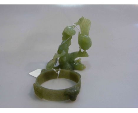 Green hardstone bird model and bangle (2)