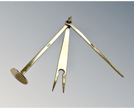 A 9ct yellow gold pipe smoking tool, 7g.