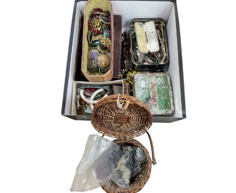 Collection of mostly vintage jewellery.