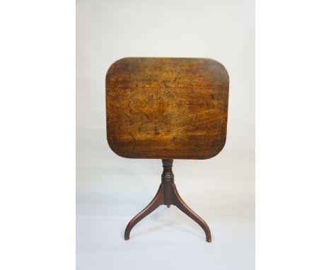 A Georgian mahogany square topped tripod table, 73cm high, 67cm wide