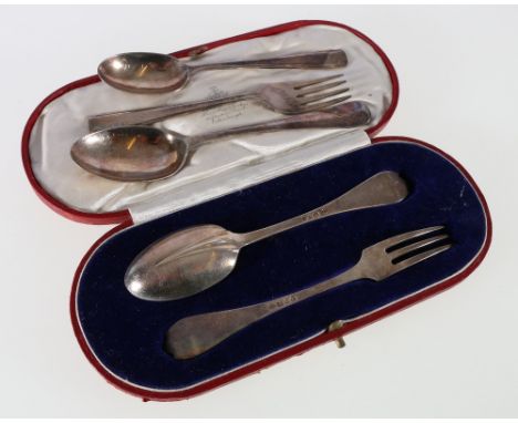 Cased silver spoon and fork set, with trefoil terminals, London 1920, 50g, a matching spoon and fork and an Old English patte