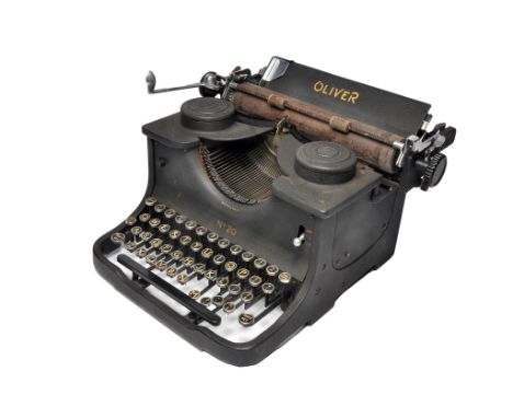 A 1930s vintage 'Oliver' manual typewriter. No.20, 24cm.