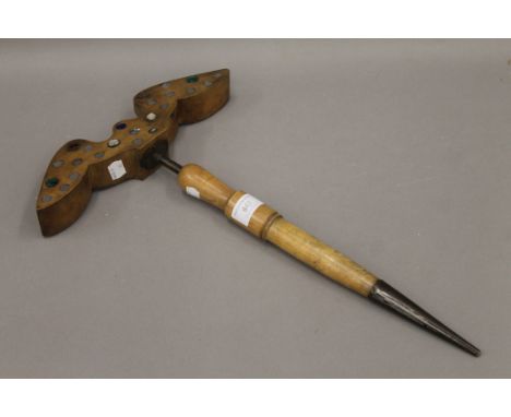 A vintage lark lure. 48 cm high.