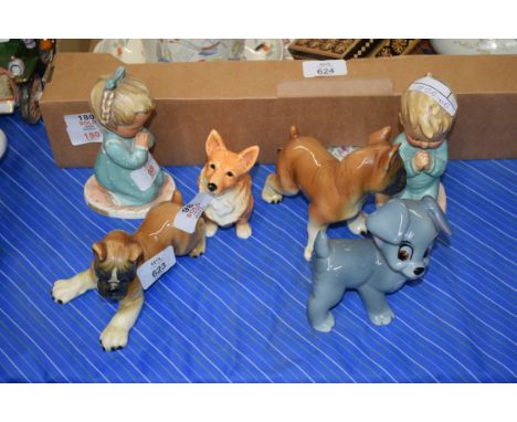 MIXED LOT: CERAMICS COMPRISING TWO GOEBEL MODELS, A CHILD'S PRAYER, A SILVAC MODEL DOG, A WADE WALT DISNEY PUPPY AND TWO OTHE