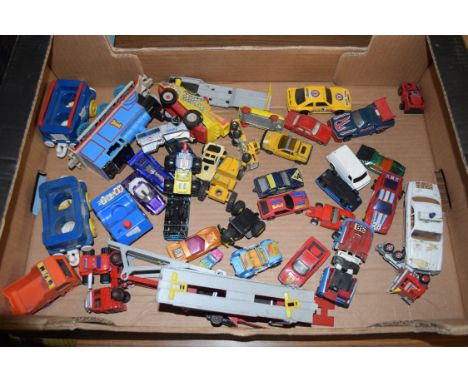 BOX OF VARIOUS TOY VEHICLES TO INCLUDE CORGI, MATCHBOX AND OTHERS