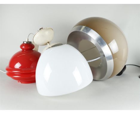 A lot consisting of (3) design hanging lamps/ Namely: A Gispen hanging lamp, mid 1940s; A German design lamp Glasshütte, Will