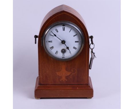 A mantel clock, Clockwork PHS (Phillip Haas & Sohne, Black Forest, ca. 1900. Clockwork runs.H.: 22 cm. 