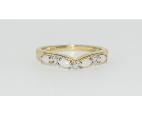 9ct gold ladies diamond and opal ring size O