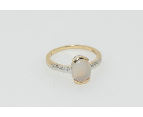 9ct gold ladies diamond and opal ring size O