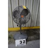 DAYTON PEDESTAL FAN 30"