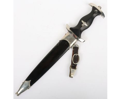 German SS Mans Dress Dagger: Blade with inscription and RZM M7/67 1940 SS marked  with black painted metal scabbard and belt 