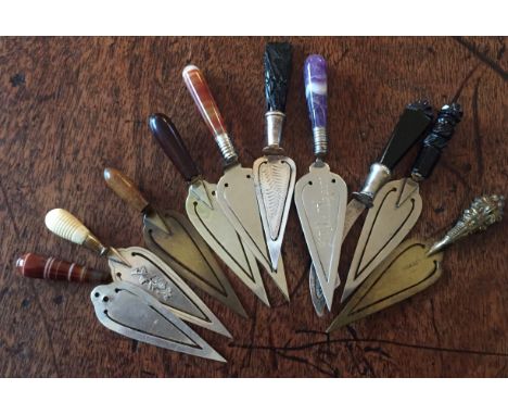 Ten trowel bookmarks, 2 a/f.