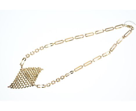 9ct gold gate link necklace with articulated centre piece. Length 440mm&nbsp; Weight 15g (matches with bracelet, lot 192)