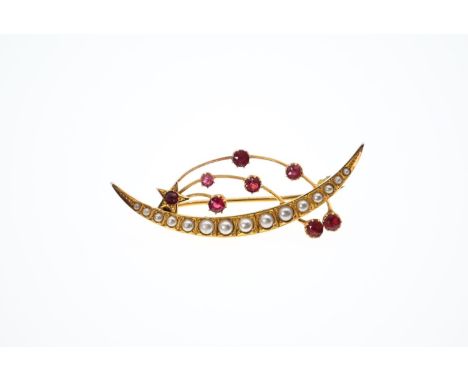 15ct gold, red stone and pearl crescent brooch, gross weight 3.9 grams